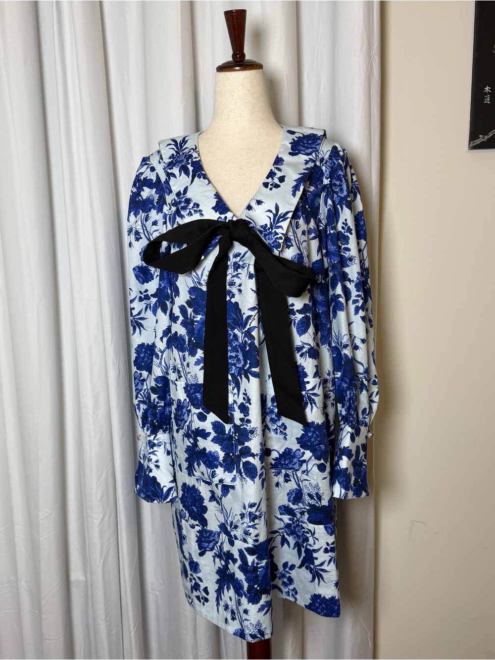 Tuckernuck Sapphire Bloom Bella Floral Bow Dress Medium NWT - Picture 3 of 16